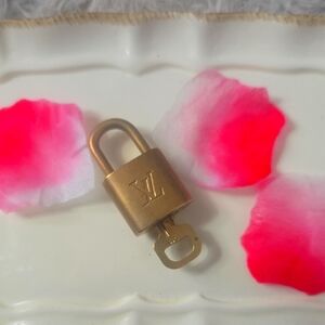 Louis Vuitton Gold Tone Plated Lock & Key #311 (GOOD)✨️🔐✨️